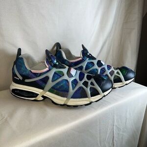 Nike Black and Blue Athletic Sneakers